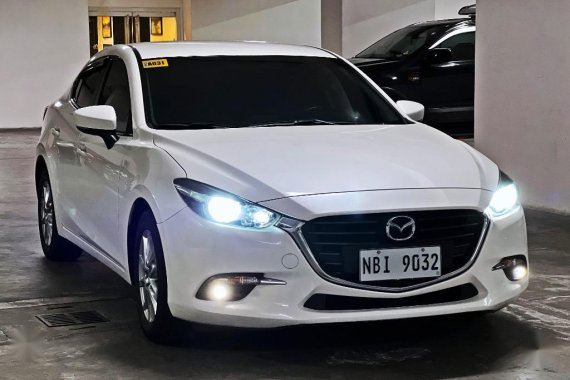 White Mazda 3 2018 for sale in Mandaluyong 