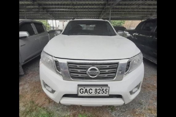 White Nissan Navara 2017 for sale in Caloocan