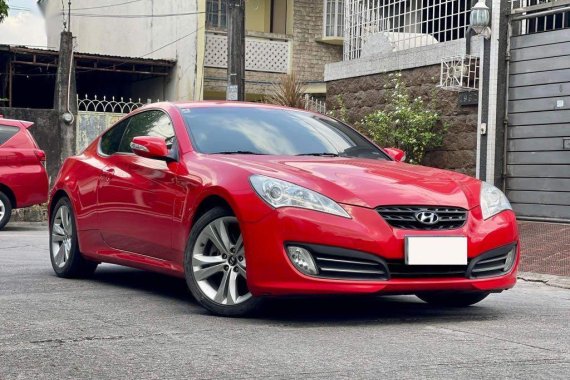 Selling Red Hyundai Genesis 2011 in Makati