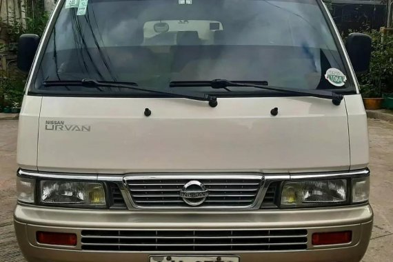 White Nissan Urvan Escapade 2015 for sale in Manual