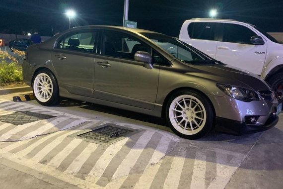 Sell Grey 2009 Honda Civic in Manila