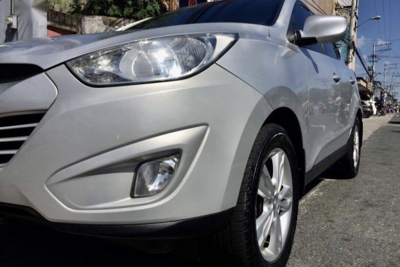 Selling Silver Hyundai Tucson 2010 in Angeles