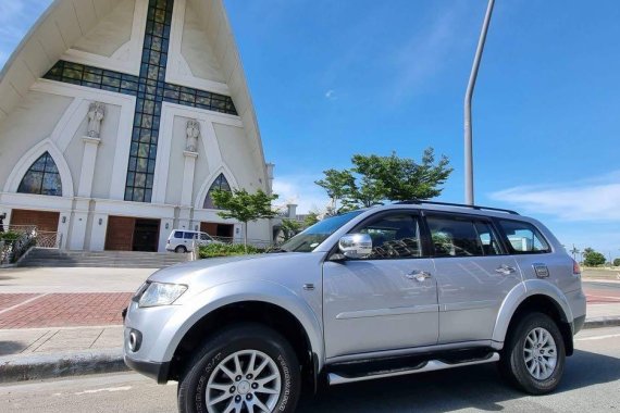 Pearl White Mitsubishi Montero Sport 2013 for sale in Taguig