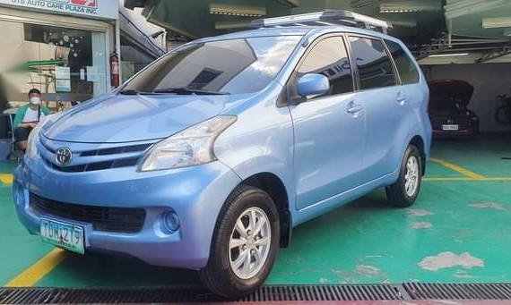 Selling Blue Toyota Avanza 2012 in Las Piñas