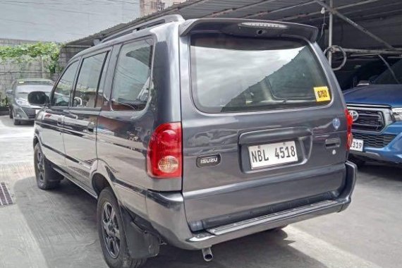 Selling Silver Isuzu Crosswind 2017 in Quezon 