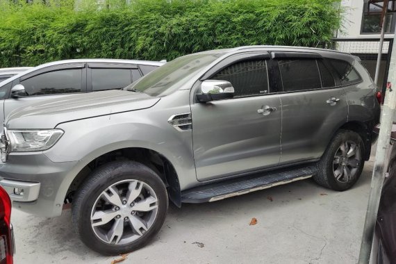 Selling Silver Ford Everest 2018 in Quezon 