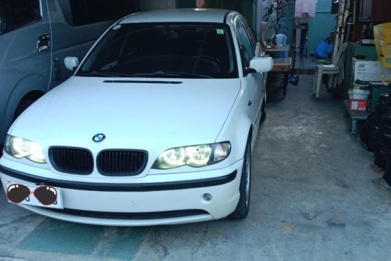 White BMW 318I 2004 for sale in General Trias