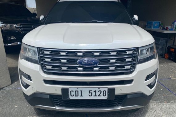 Selling White Ford Explorer 2016 in Manila