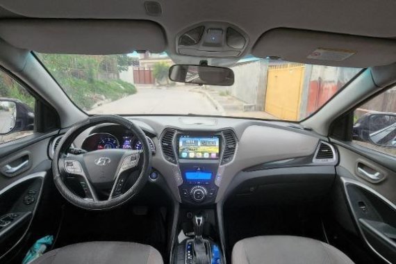 Selling Black Hyundai Santa Fe 2015 in Cebu 