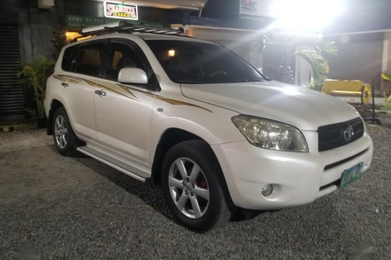 Pearl White Toyota RAV4 2007 for sale in Santa Ana