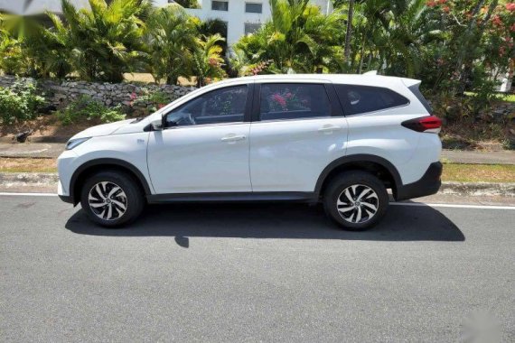 Selling White Toyota Rush 2020 in Mariveles