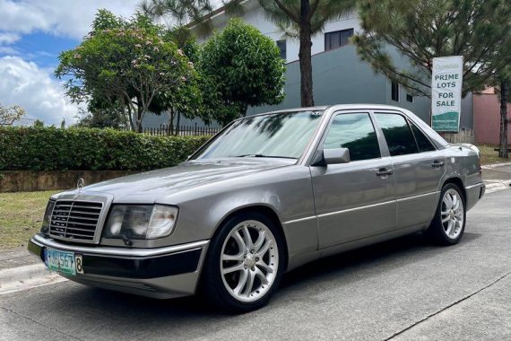 Selling Silver Mercedes-Benz W124 1990 in Antipolo