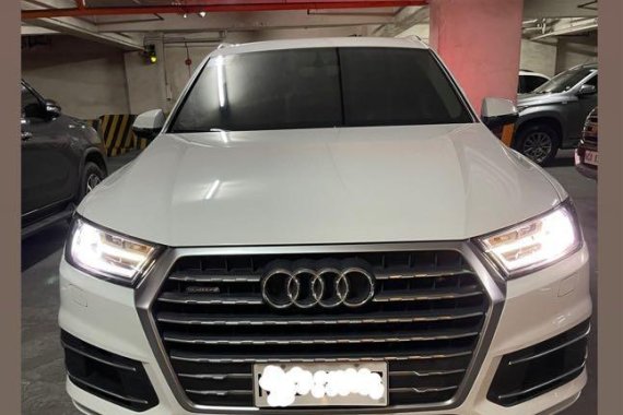 Selling White Audi Q7 2017 in Malay