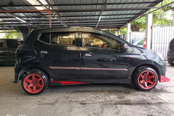 Selling Black Toyota Wigo 2016 in Las Piñas