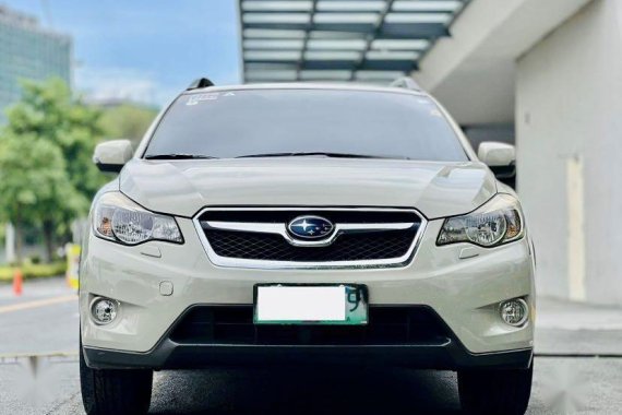 Selling White Subaru XV 2013 in Makati