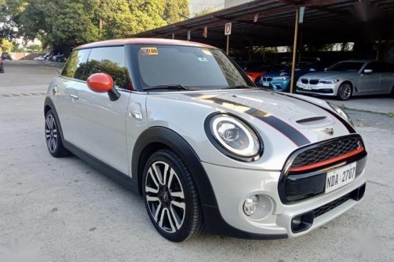 Selling White Mini Cooper S 2019 in Pasig