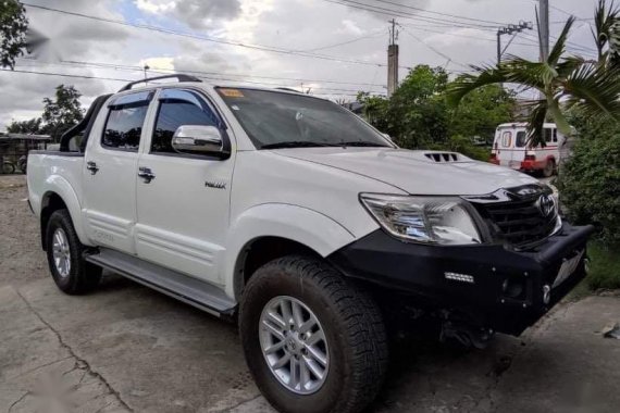 Selling White Toyota Hilux 2014 in Baliuag