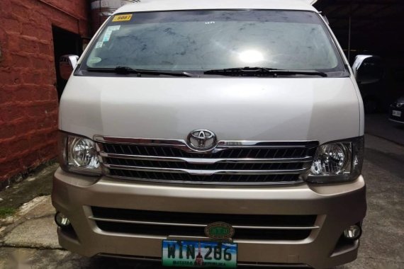 Pearl White Toyota Hiace Super Grandia 2013 for sale in Automatic