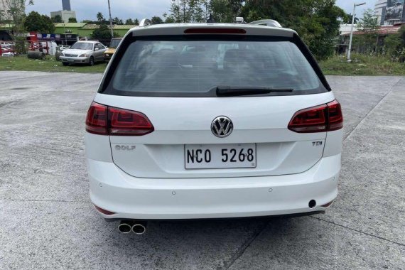Sell White 2017 Volkswagen Golf in Pasig