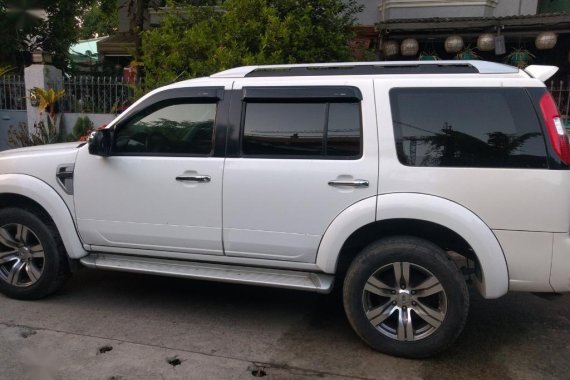 Sell White 2012 Ford Everest in Quezon City