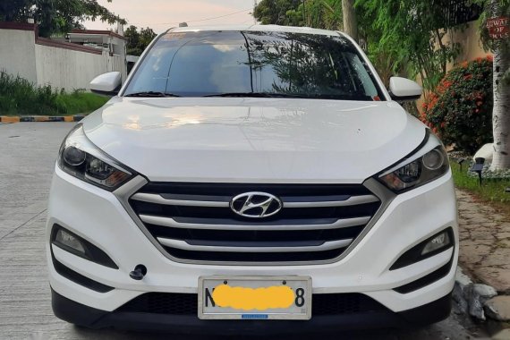 White Hyundai Tucson 2017 for sale in Automatic