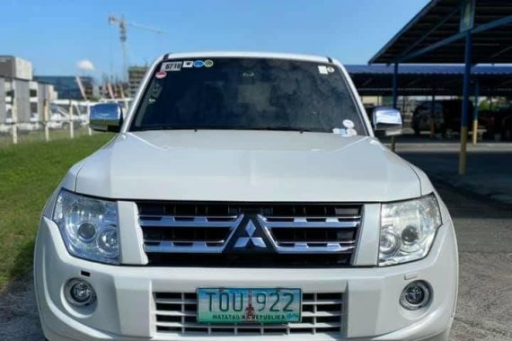 White Mitsubishi Pajero 2012 for sale in Automatic