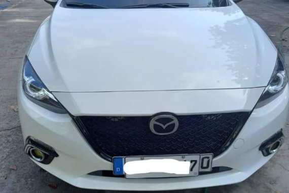Sell White 2016 Mazda 3 in Parañaque