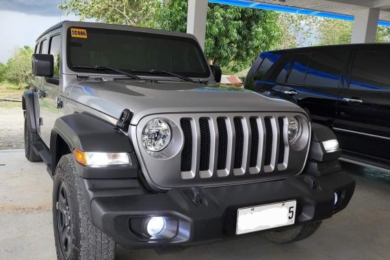 Silver Jeep Wrangler 2019 for sale in Automatic