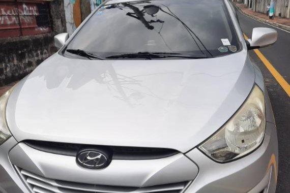 Silver Hyundai Tucson 2011 for sale in Manual