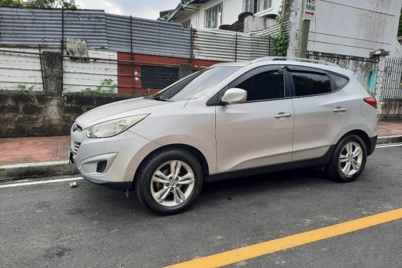 Silver Hyundai Tucson 2011 for sale in Manual