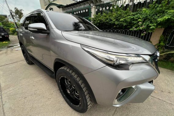 2017 TOYOTA FORTUNER V TOP OF THE LINE NAKA MAGS