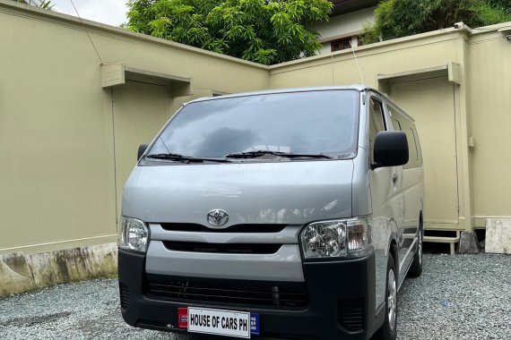 2021 Toyota Hiace Commuter 3.0L 12T Kms