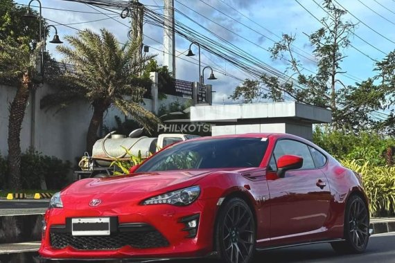 Sell second hand 2017 Toyota 86  2.0 AT