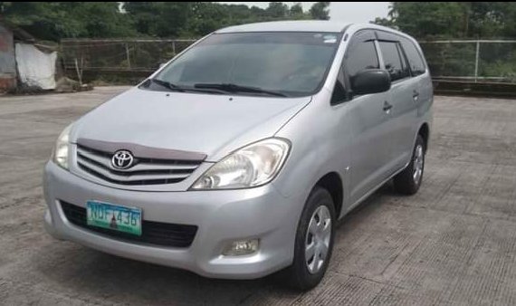 2010 Toyota Innova J M/T Diesel