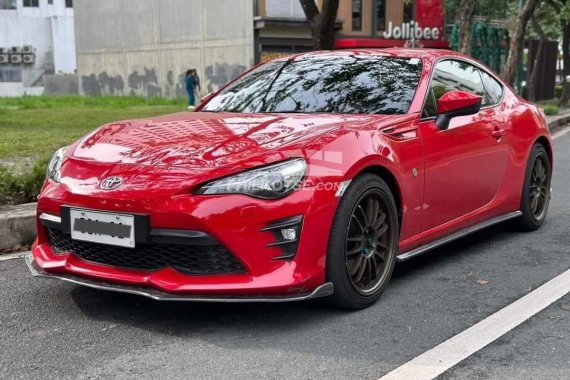 Sell used 2017 Toyota 86  2.0 AT