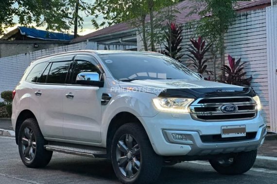 Hot deal alert! 2017 Ford Everest  Titanium 3.2L 4x4 AT for sale at 