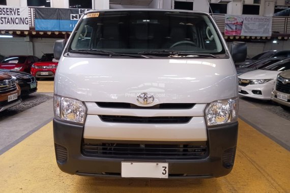 2020 Toyota Hiace Commuter M/T