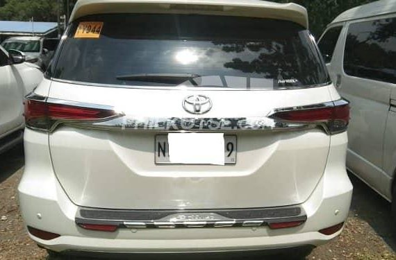 2018 Toyota Fortuner  2.4 V Diesel 4x2 AT in Pearlwhite