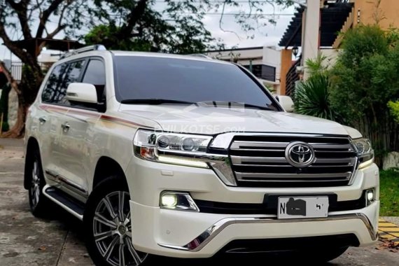 Sell 2nd hand 2017 Toyota Land Cruiser VX 3.3 4x4 AT