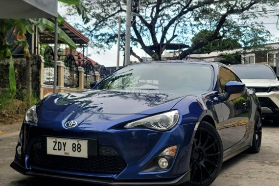 FOR SALE! 2013 Toyota 86  2.0 AT available at cheap price