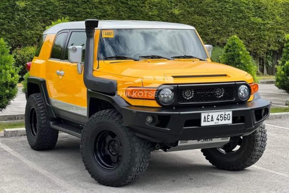 2nd hand 2015 Toyota FJ Cruiser  4.0L V6 for sale in good condition