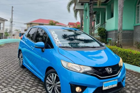 Sell 2nd hand 2015 Honda Jazz  1.5 VX Navi CVT