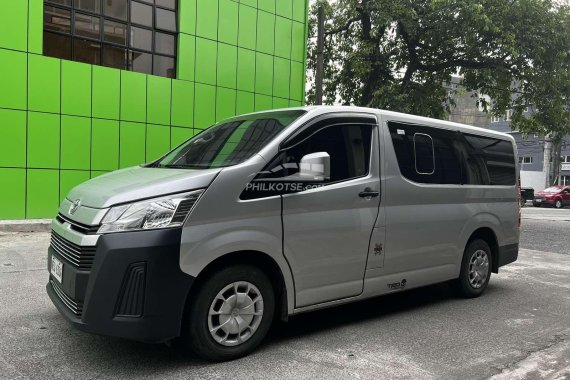 2020 Hiace Commuter Deluxe M/T