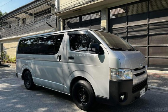 Toyota Hiace Commuter 3.0 Engine silver