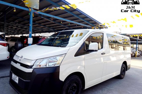 Selling White 2020 Toyota Hiace  Commuter Deluxe second hand