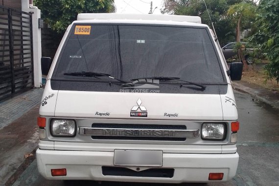 Sell 2nd hand 2017 Mitsubishi L300 Van in White