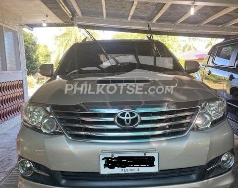 Sell second hand 2015 Toyota Fortuner  2.4 G Diesel 4x2 MT