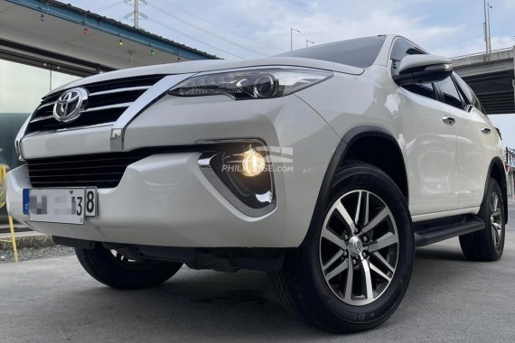 Top of the Line. Low Mileage. Limited Pearl White. Toyota Fortuner V AT . Casa Records