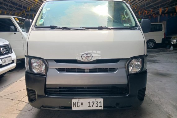 2017 Toyota HiAce Commuter M/T