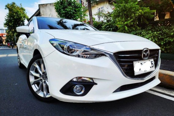  Mazda 3 Hatchback 2.0 Automatic Sunroof Top of the Line 